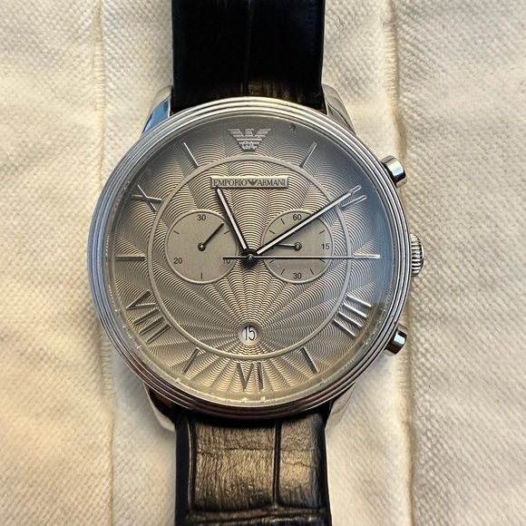 Watch - Picture 5 of 6